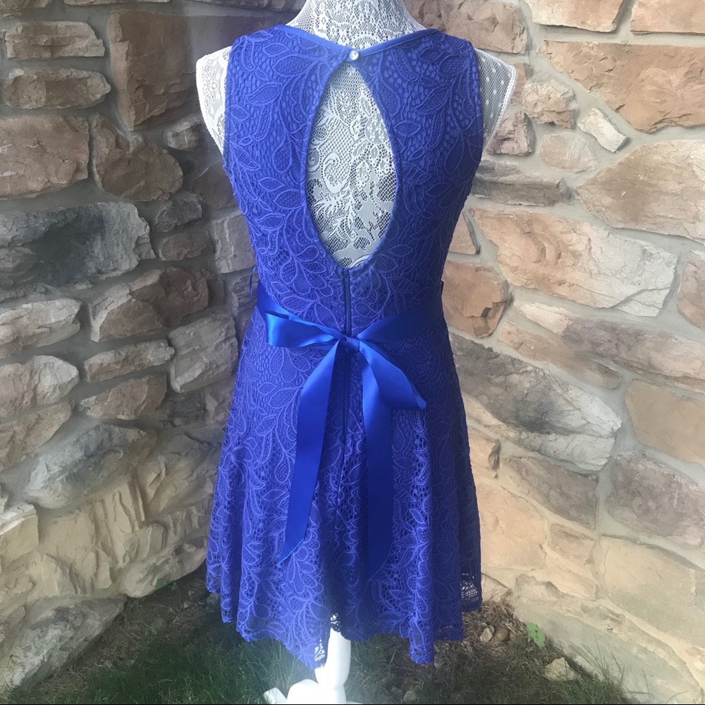 FE Forever Lace Dress - Picture 3 of 8
